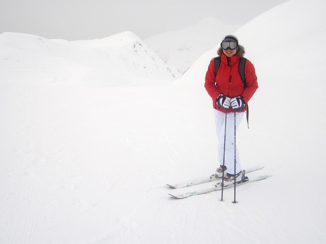 lyžařka na horách